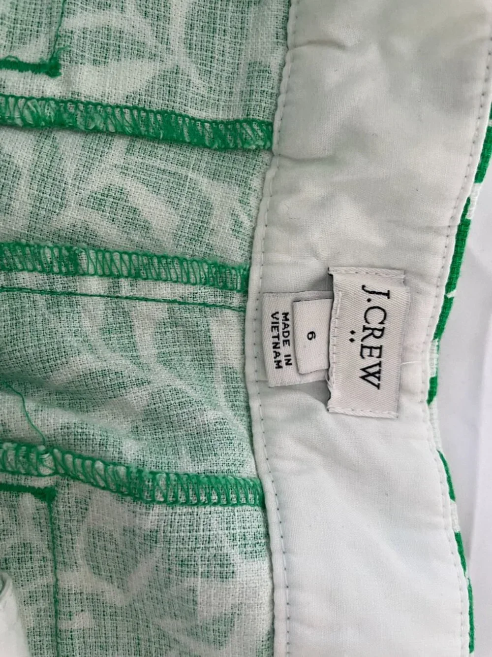 J. Crew Green and White Leaf-Print Jean Shorts Size 6